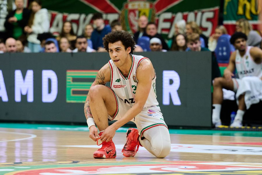 Українці за кордоном: Санон, Бринюк 1 - basket.com.ua