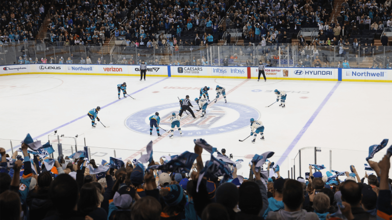 PWHL відзначає аншлаг на Madison Square Garden як "чудовий момент для жіночого хокею